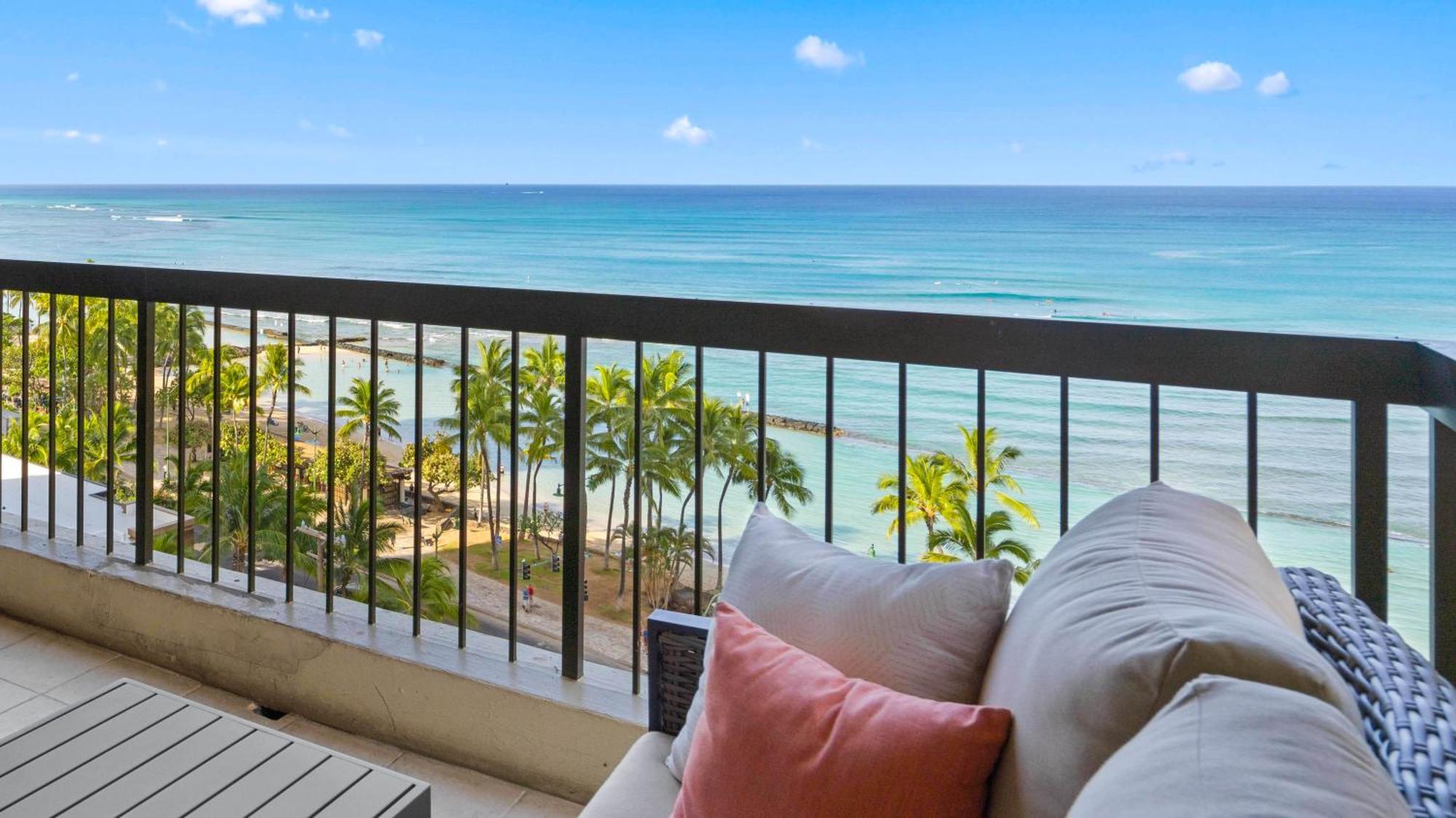 Luxury Oceanfront 2 Bedroom Apartment At Waikiki Beach Tower Honolulu Bagian luar foto
