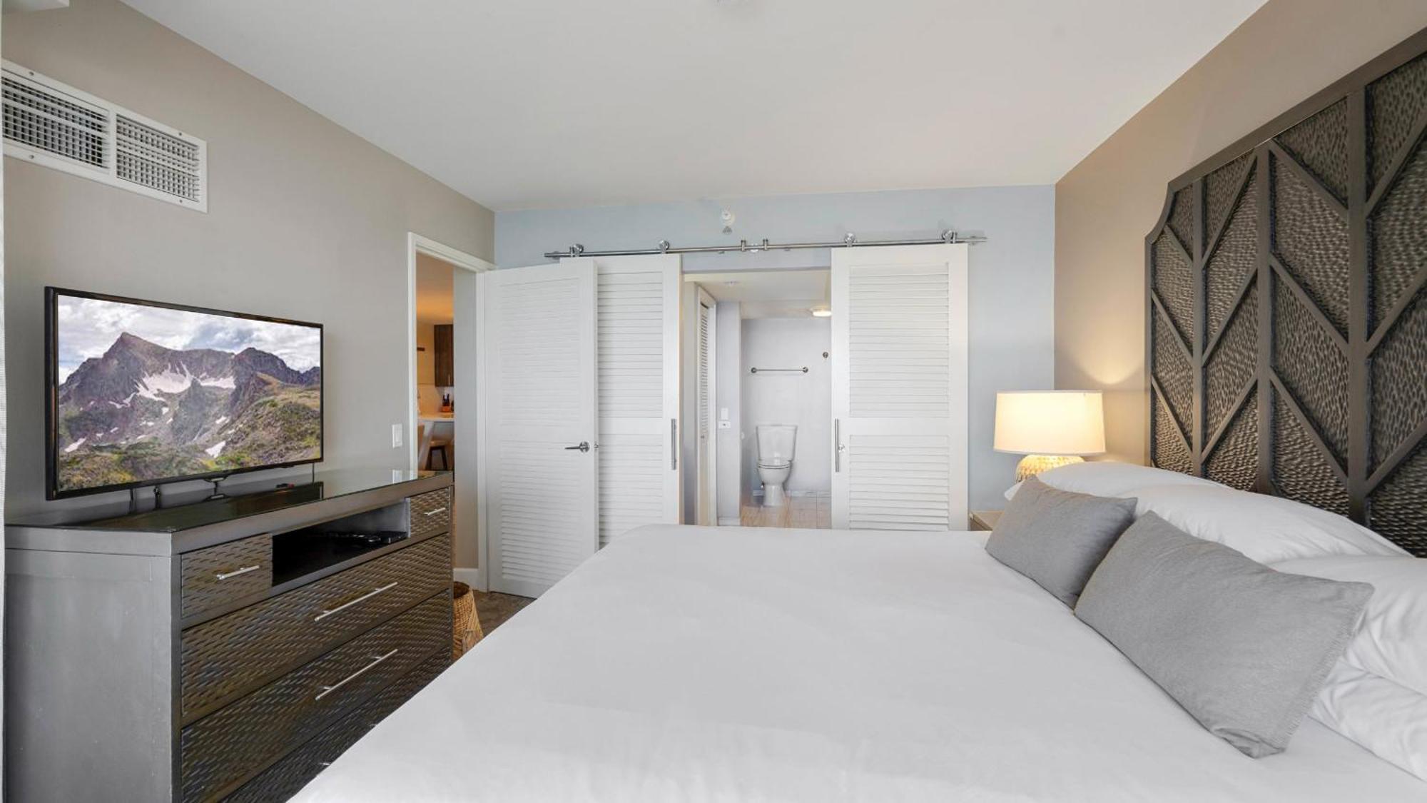 Luxury Oceanfront 2 Bedroom Apartment At Waikiki Beach Tower Honolulu Bagian luar foto