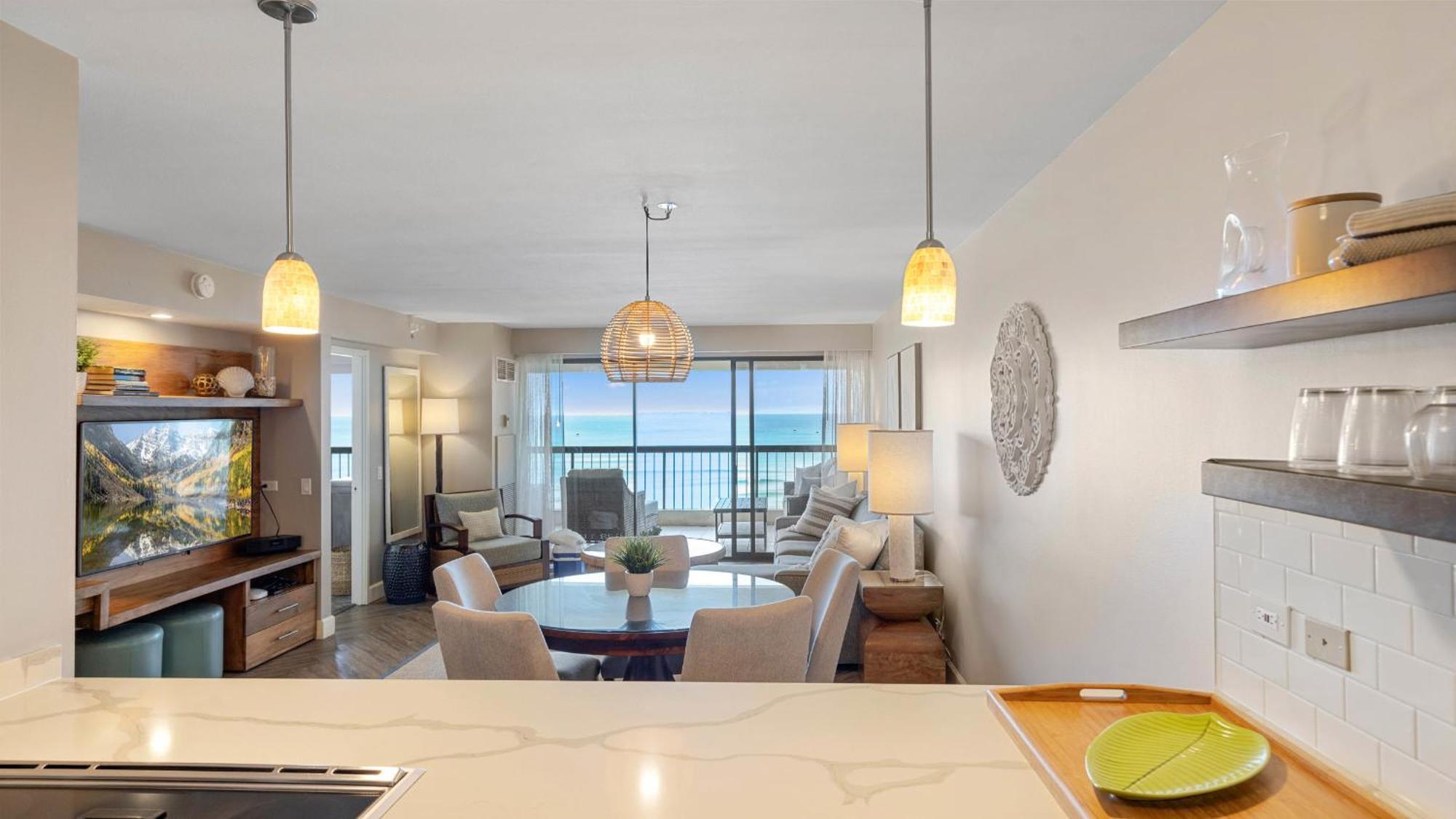 Luxury Oceanfront 2 Bedroom Apartment At Waikiki Beach Tower Honolulu Bagian luar foto