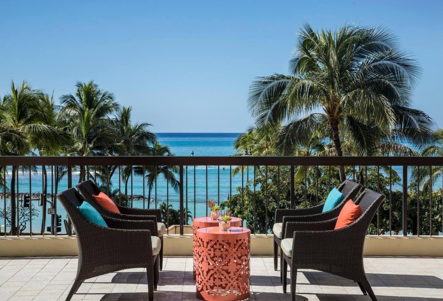 Luxury Oceanfront 2 Bedroom Apartment At Waikiki Beach Tower Honolulu Bagian luar foto