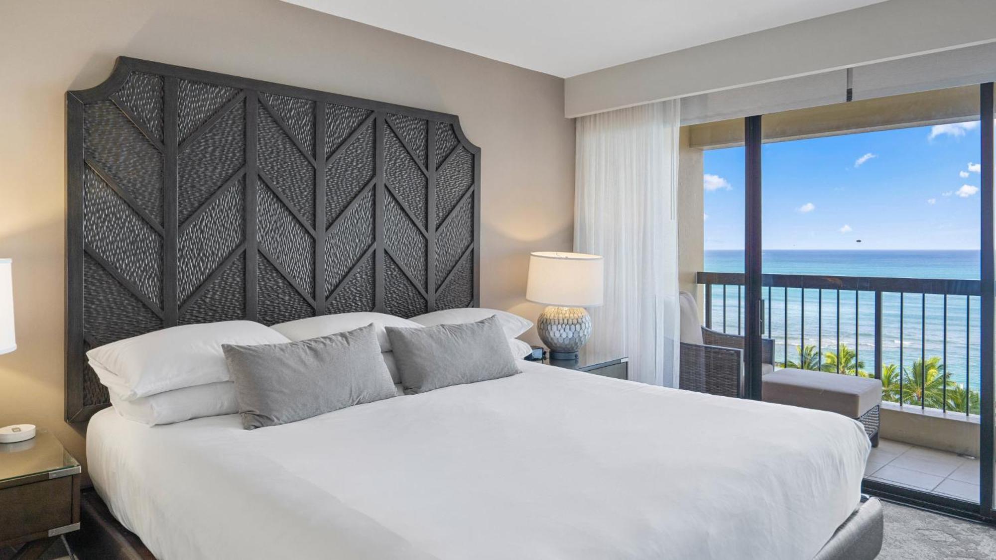 Luxury Oceanfront 2 Bedroom Apartment At Waikiki Beach Tower Honolulu Bagian luar foto